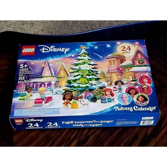 NEW IN BOX COLLECTIBLE LEGO DISNEY 2024 ADVENT CALENDAR AND PLAY SET - Picture 2 of 7